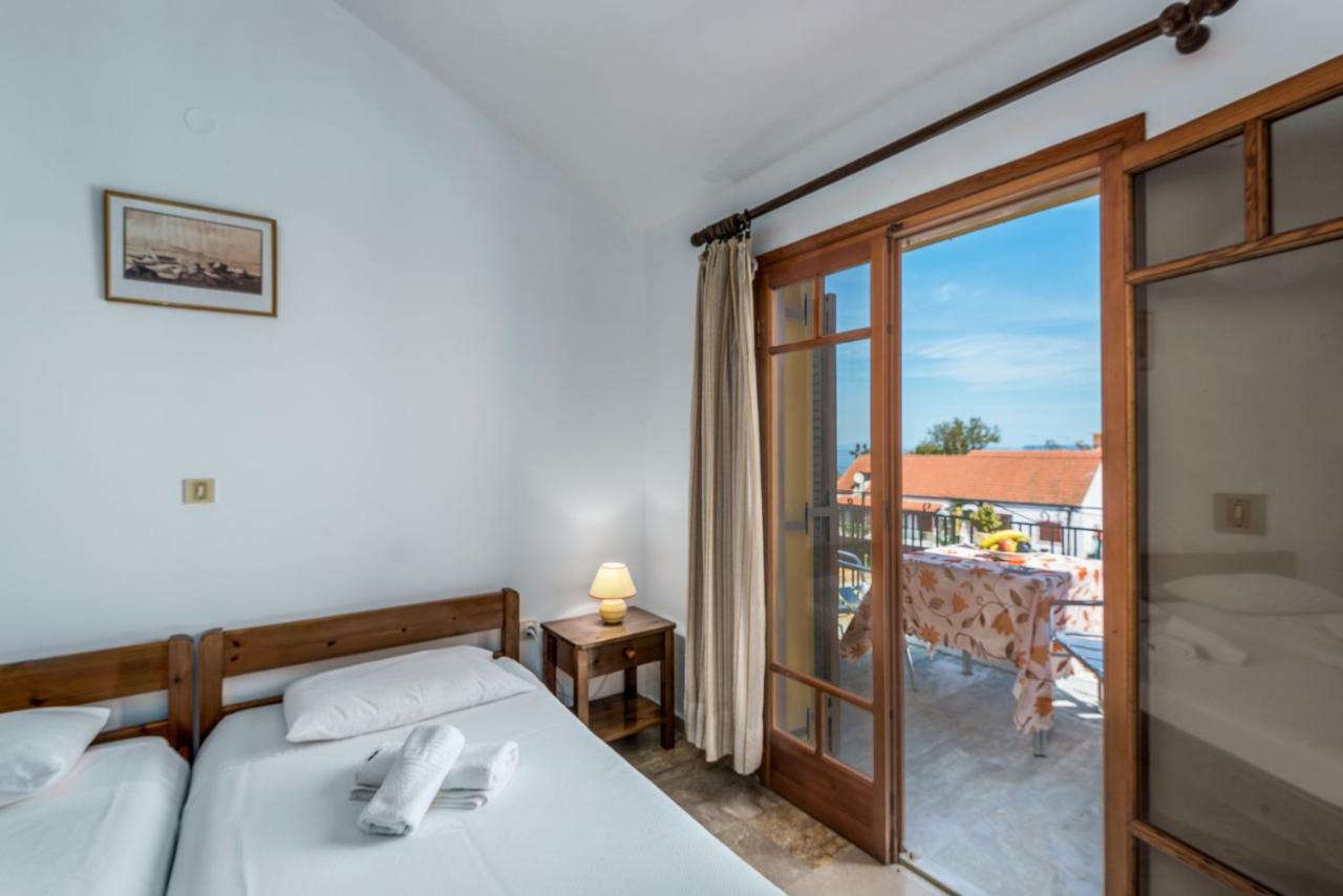 Areti Apartments بوروس المظهر الخارجي الصورة